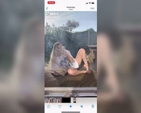 TikTok pussy slip upskirt no knickers voyeur