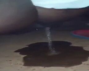 Sri lankan aunty outdoor pissing video 2