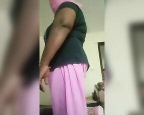 Stepsister in Bedroom Finger Performance Videos