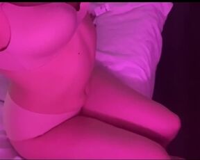 Perfect bitch in pink lights????