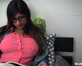 Blowjob Lessons with Controversial Pornstar Mia Khalifa (mk13818)