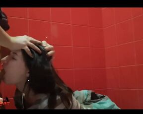 Slut Suck in Toilet